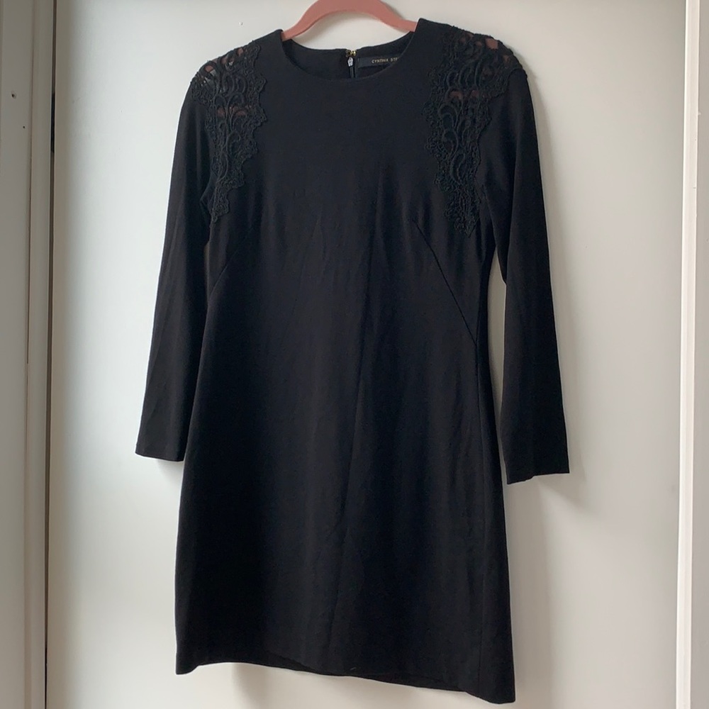 ❤️ Cynthia Steffe Classic Black Lace Shift Dress Long Sleeve Mini LBD